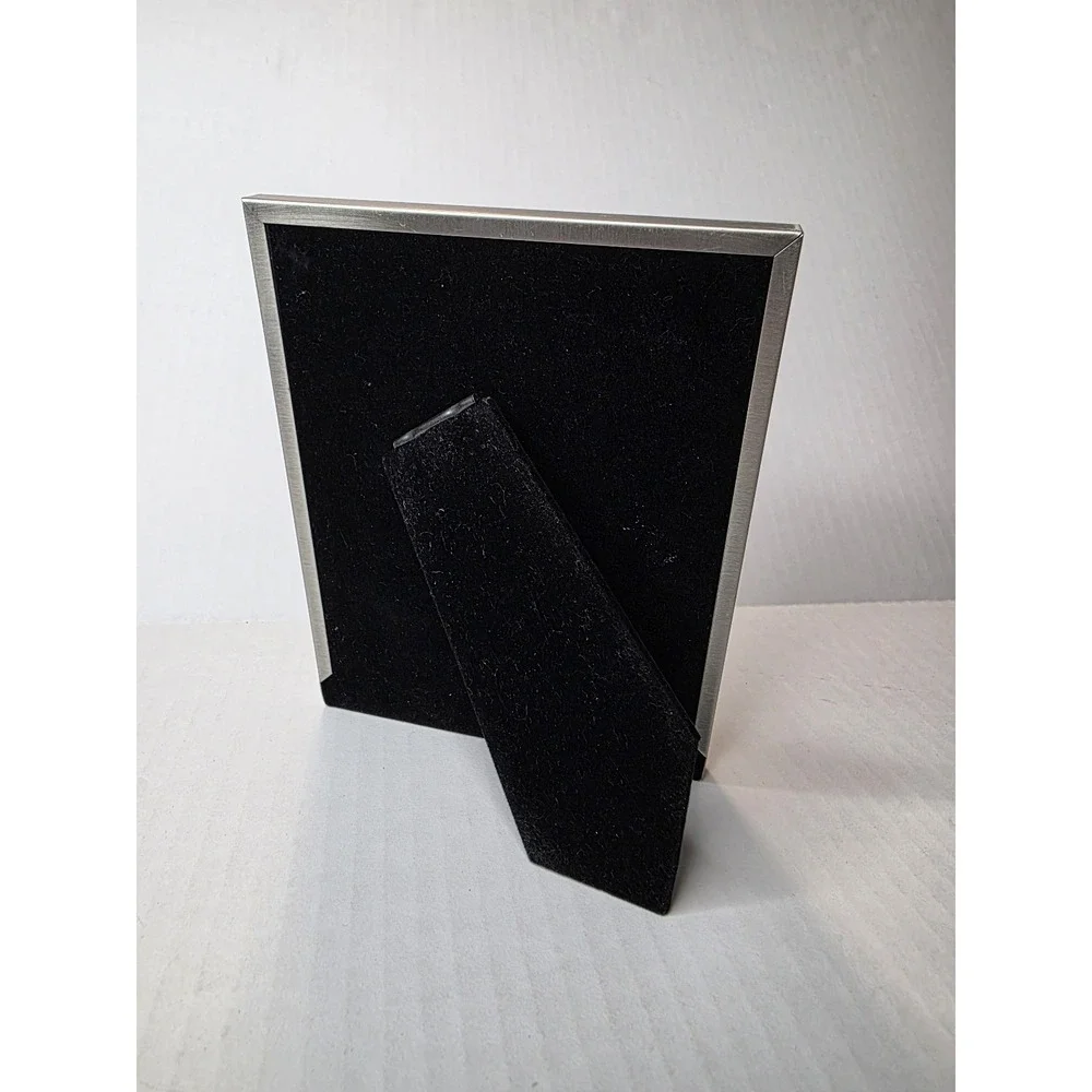 Silvertone & Black 5X7